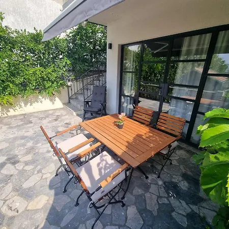 Daire Vil Studio-wohnung In Crikvenica- Kvarner Bucht By Interhome *